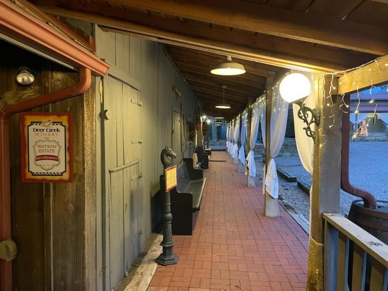 Watson Estate Bnb & Deer Creek Winery Юніонтаун Екстер'єр фото
